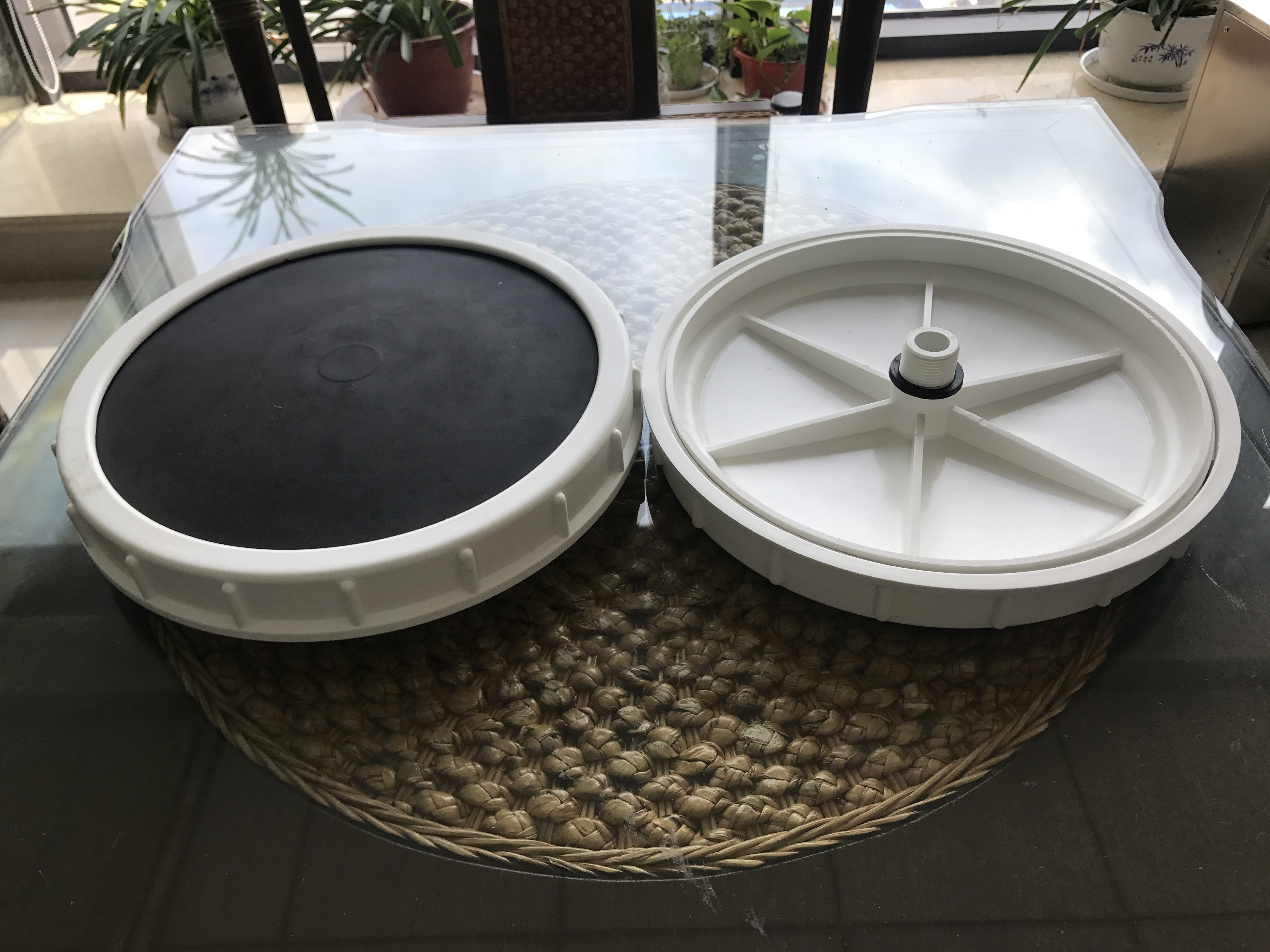 Wastewater Membrane Disc Diffuser Aerator , Disc Micro Bubble Diffuser ...